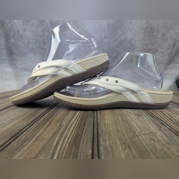 Haolira Size 40 Cream Flip Flops With Studs - Picture 5 of 13